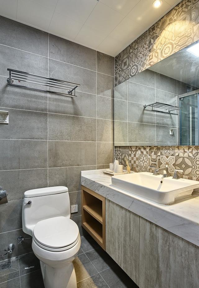 浴室柜落地的可以改成悬空的吗？